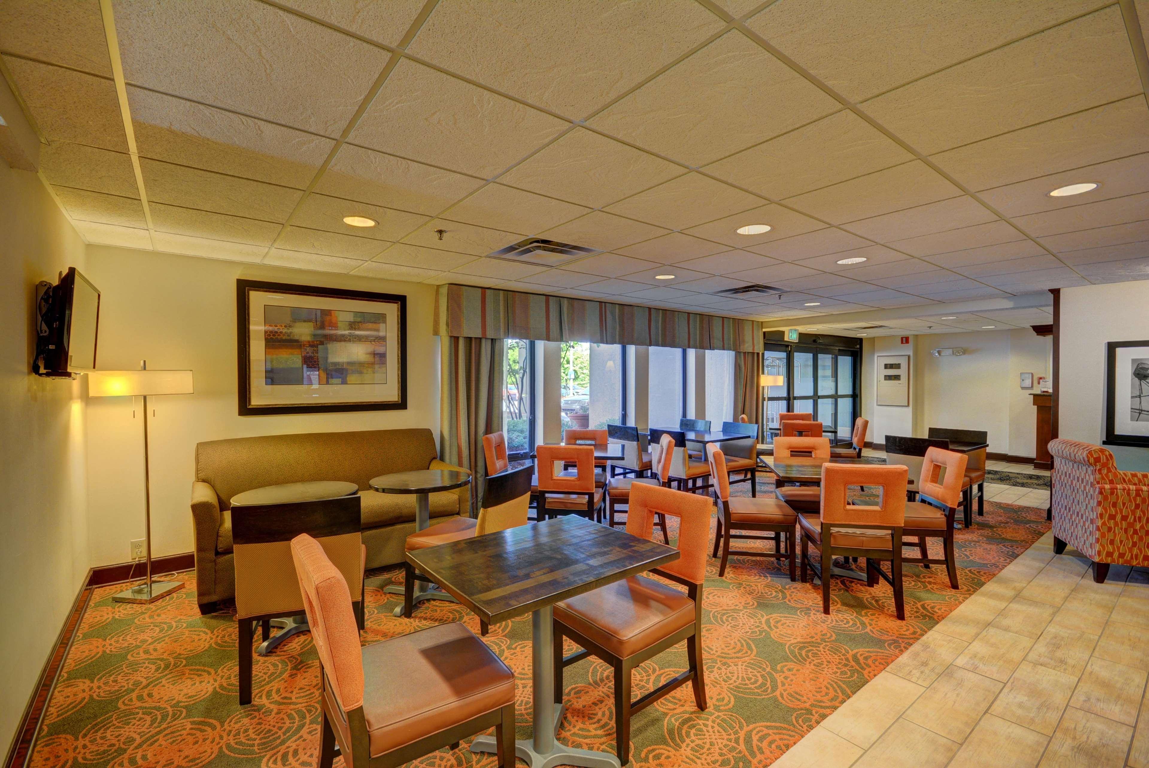 Hampton Inn Indianapolis-South Southport Екстериор снимка